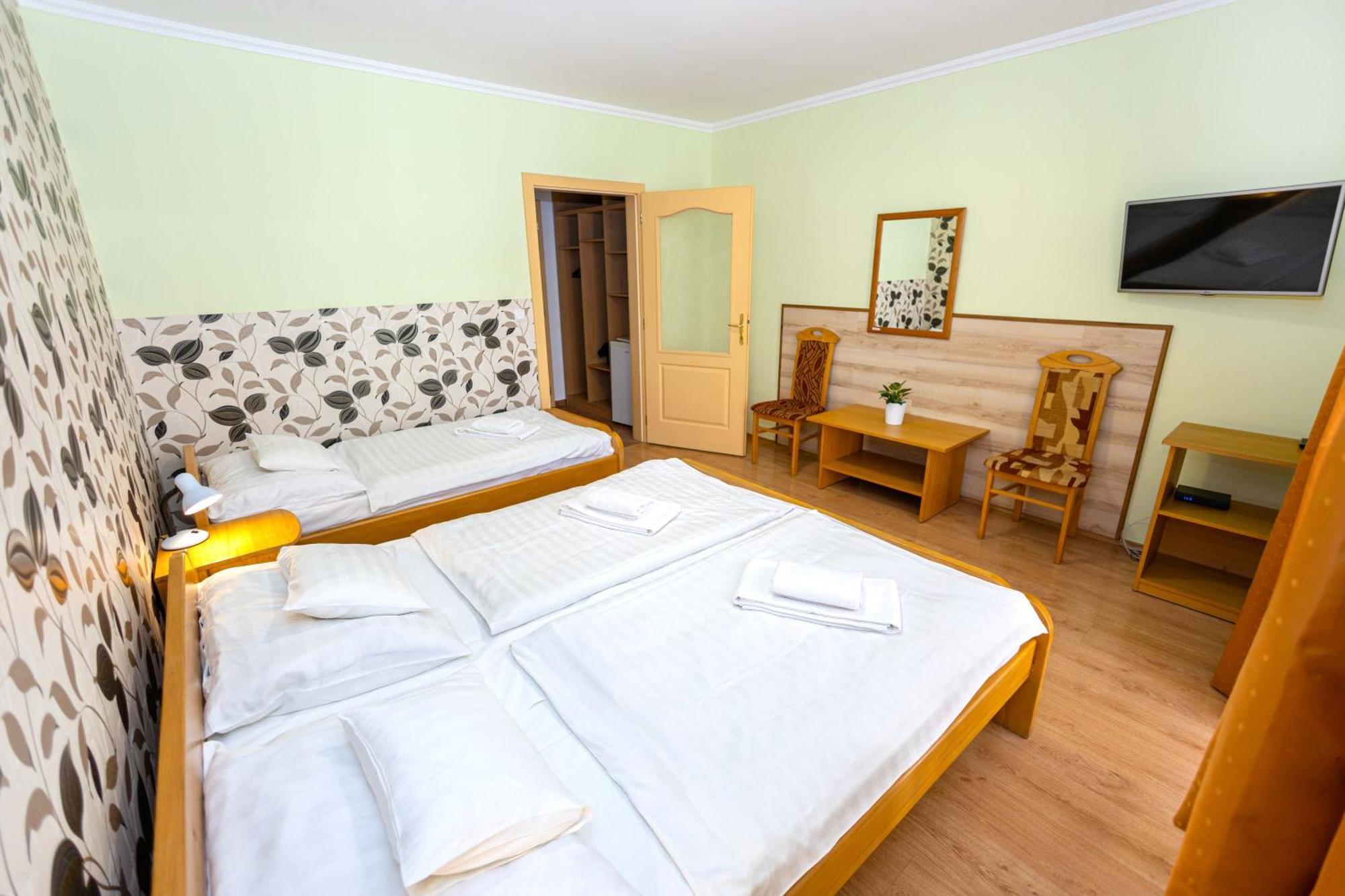 Belvárosi Panzió Debrecen Esterno foto